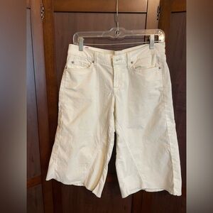 7 For All Mankind Wide Leg Bermuda Shorts Size 28 White Corduroy Low Waist Retro